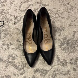 Sam Edelman Black leather pumps Women's size 8 1/2